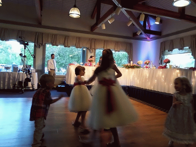 Dancing flowergirls